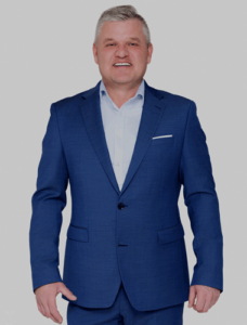 Realitní makléř Igor Bak