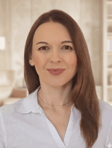 Realitní makléřka Karin Brodová